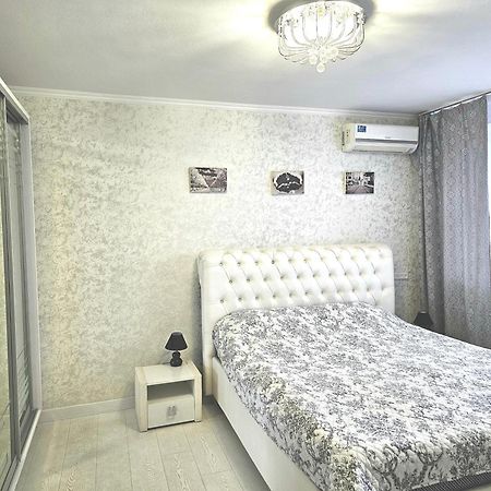 Black And White Apartment Kischinau Exterior foto
